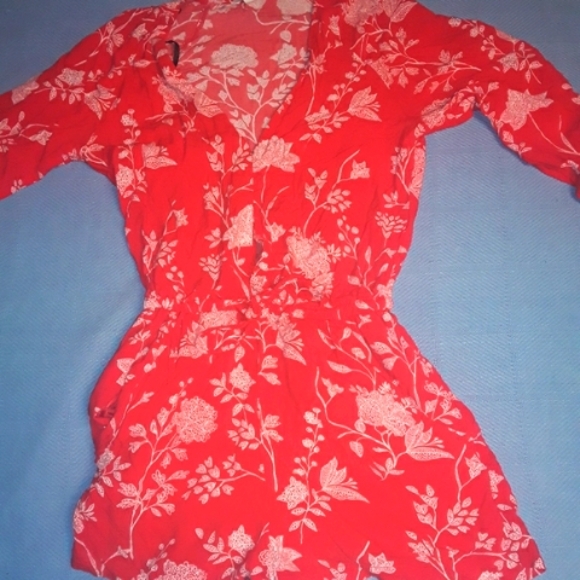 Womans Size Small Shirt Pant Suit Floral Print V-neck Red & White Suit - Picture 5 of 7